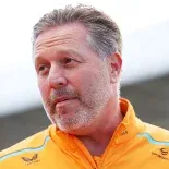 El CEO de McLaren bromeó con Alpine y desató la polémica. El CEO de McLaren bromeó con Alpine y desató la polémica.