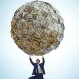 La vencimientos de deuda se acumulan para el 2026, tanto en pesos como en dólares. La vencimientos de deuda se acumulan para el 2026, tanto en pesos como en dólares.