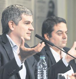 El jefe de Gabinete, Marcos Peña, y el ministro de Trabajo, Jorge Triaca, informaron sobre la situación del empleo con datos a marzo.