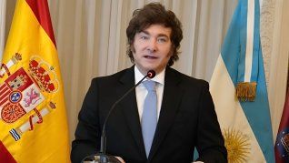 Javier Milei recibió en Madrid el premio “Escuela de Salamanca” por parte del Club de los Viernes, un foro liberal y de ultraderecha.