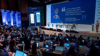 El programa de la conferencia de Arpel incluirá más de 20 paneles y conferencias sobre geopolítica energética, desarrollo del gas natural y del GNL, refinación, recursos no convencionales y offshore, transición energética, financiamiento, digitalización e IA. El programa de la conferencia de Arpel incluirá más de 20 paneles y conferencias sobre geopolítica energética, desarrollo del gas natural y del GNL, refinación, recursos no convencionales y offshore, transición energética, financiamiento, digitalización e IA.