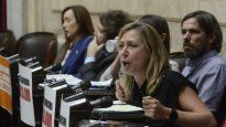 Miriam Bregman y los diputados del FIT, al lado de Milei.