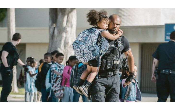 ámbito.com | Shemar Moore. El actor afroamericano es quien ahora está al frente de “Swat” 2017, una serie que en sus tiempos fue criticada por la exaltación de la violencia policial.