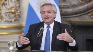 Durante la entrevista con Radio 10, Alberto Fernández ponderó que la economía argentina sigue creciendo y no se ha paralizado.