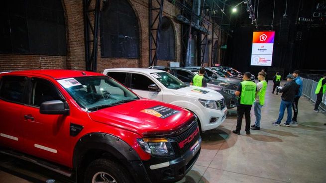 La subasta se realiza en Salón Metropolitano de Rosario.
