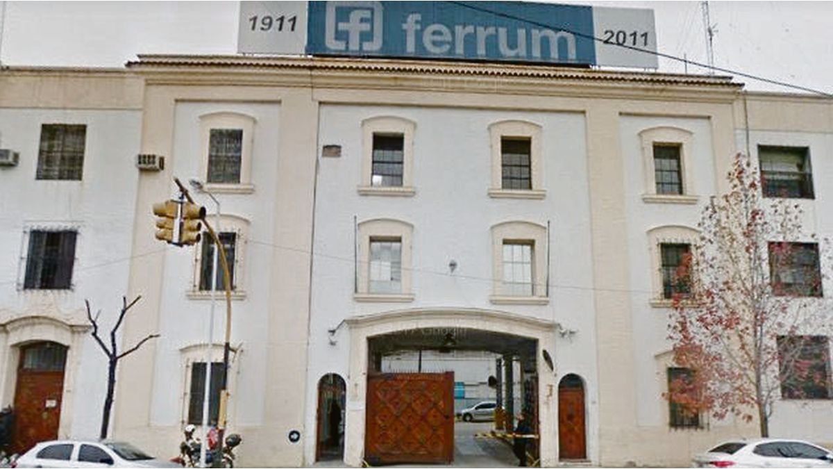 Due to the construction crisis, sales and profits of the sanitary company Ferrum fell sharply