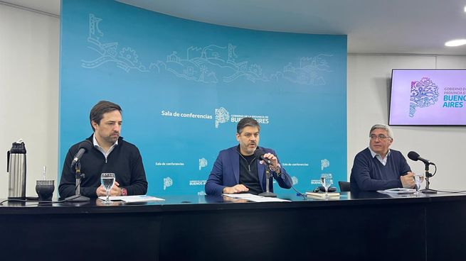 Carlos Bianco encabezó la conferencia del Gobierno bonaerense.