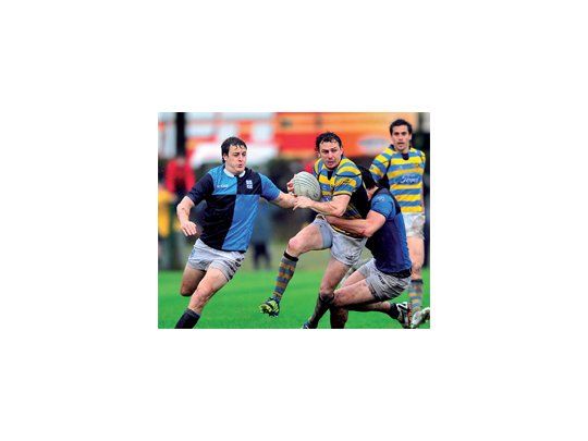 Hay tres adentro, restantres lugares