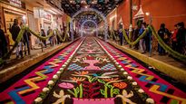 Vive la magia del Pueblo Mágico que florece en agosto con alfombras de aserrín