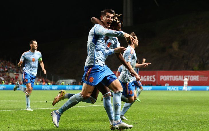 Sigue. Cuando la eliminación parecía un hecho, España marcó ante Portugal y le arrebató la clasificación a las semifinales de la Nations League.