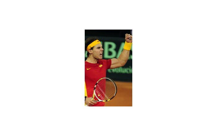 Grito. Rafael Nadal festejó mucho la gran victoria sobre Juan Martín Del Potro y la obtención de la quinta Copa Davis para España.