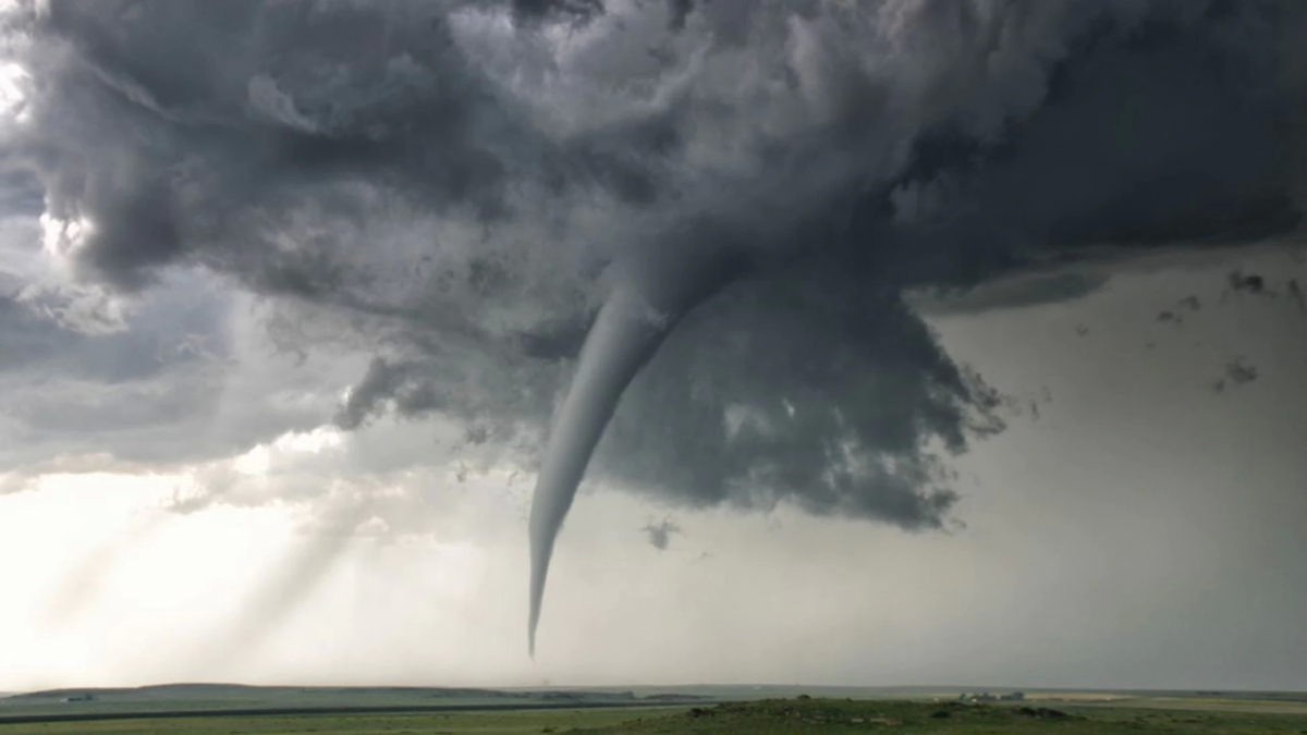 tornadoes cause 7 deaths and warn that the season has just begun