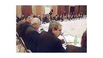 Aníbal Fernández se reunió en un hotel céntrico con todos los ministros del área de Seguridad del interior.