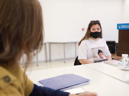 La ministra Sabina Frederic dialogó con Cristina Castro