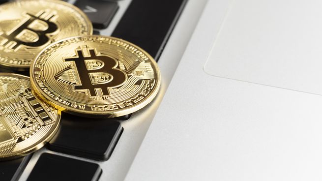 El Bitcoin fue lanzado el 9 de enero de 2009.