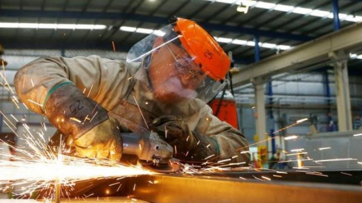 Due to seasonality and absenteeism, the metallurgical activity grew 1.8% year-on-year in the first two months of the year