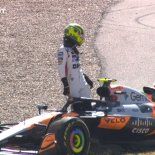 Problemas en el paraíso: McLaren y un incidente que dejó afuera a sus dos pilotos. Problemas en el paraíso: McLaren y un incidente que dejó afuera a sus dos pilotos.