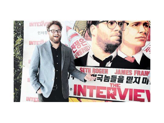 Seth Rogen, el director del polémico filme “Una loca entrevista”, disfruta de una inusitada publicidad para su película que provocó el enfrentamiento casí bélico entre los Estados Unidos y Corea del Norte.