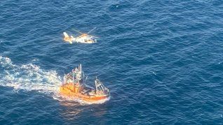 Prefectura Naval busca a un tripulante desaparecido del buque pesquero en Chubut
