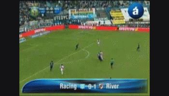 River se aferró a las manos de Carrizo para vencer a Racing