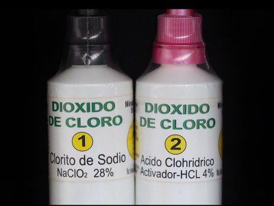 El dióxido de cloro intravenoso no cura el coronavirus y puede