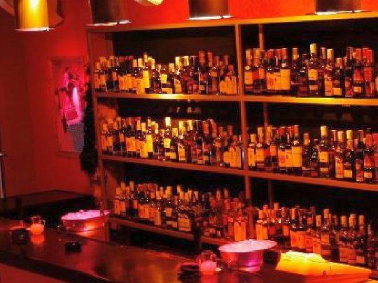 Bar bedidas prostibulo copeo.jpg