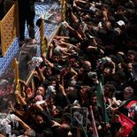 El multitudinario funeral de Alí Jamenei en irán.
