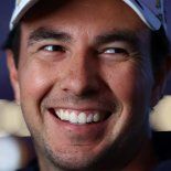 Sergio Checo Pérez está pasando unos días de vacaciones junto a su esposa Carola Martínez en Loreto y su presencia convulsionó a Baja California. Sergio Checo Pérez está pasando unos días de vacaciones junto a su esposa Carola Martínez en Loreto y su presencia convulsionó a Baja California.