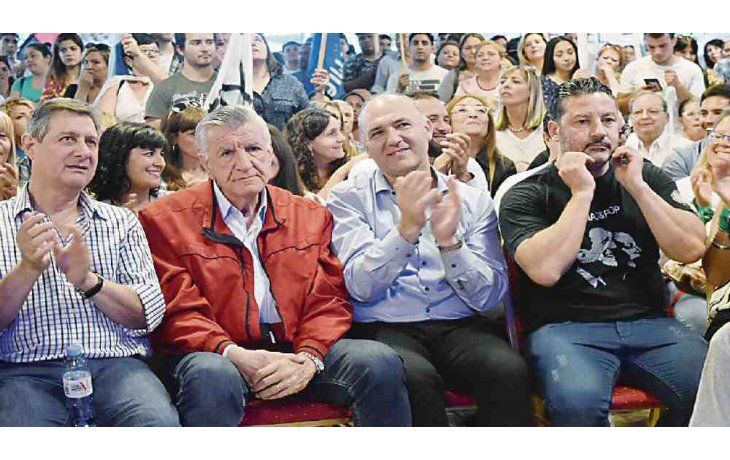 unidad. Carmona tendrá como vicepresidentas a dirigentes provenientes del kirchnerismo y del PJ ortodoxo. En la asunción estuvieron Gioja y Menéndez, titulares del peronismo nacional y bonaerense, respectivamente.