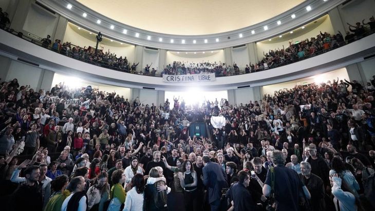El aula magna de la Facultad de Medicina fue el epicentro del lanzamiento de campaña del peronismo porteño. El aula magna de la Facultad de Medicina fue el epicentro del lanzamiento de campaña del peronismo porteño.