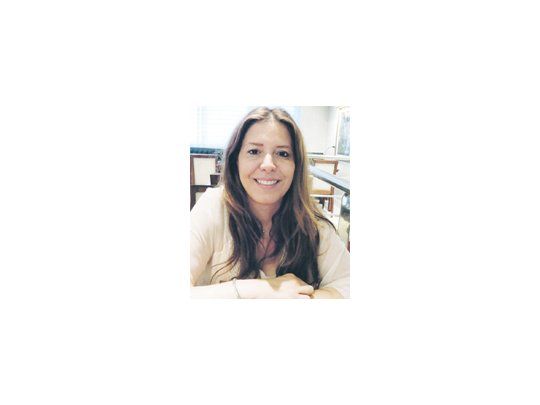 Viviana Rivero reconoce que la lee una mayoría de mujeres: “En una presentación de mi libro en Córdoba hice levantar la mano y el setenta por ciento eran mujeres. En Buenos Aires, hice lo mismo y levantó la mano el noventa por ciento”.