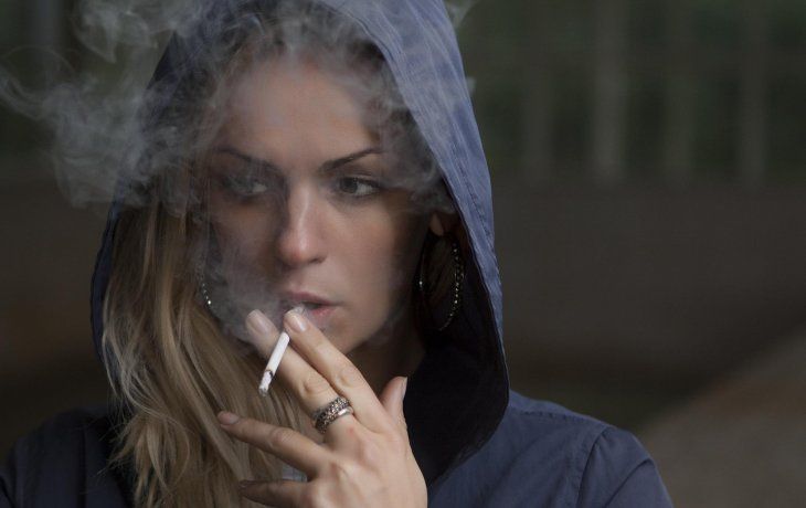 Los adolescentes que fuman enfrentan un mayor riesgo de adicción, problemas de salud mental y dificultades en la toma de decisiones a largo plazo.