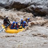 Rafting en el río Mendoza, una de las actividades que pueden realizarse cerca de Potrerillos. Un desafío que cientos de turistas eligen cuando vacacionan allí en el verano