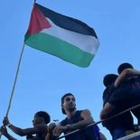 Lamine Yamal apareció con una bandera de Palestina en los festejos de Barcelona campeón de La Liga. Lamine Yamal apareció con una bandera de Palestina en los festejos de Barcelona campeón de La Liga.