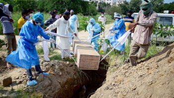 India lidera el n&uacute;mero de muertos diarios por coronavirus de los &uacute;ltimos d&iacute;as pese a que su tasa de mortalidad es baja.