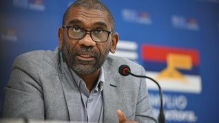 El ministro de Ambiente dijo desconocer el caso y aseguró que “ninguna inversión se va a frenar” por trámites del ministerio como los permisos ambientales. El ministro de Ambiente dijo desconocer el caso y aseguró que “ninguna inversión se va a frenar” por trámites del ministerio como los permisos ambientales.