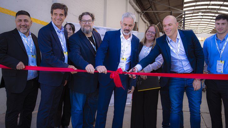 La planta incorpora laboratorio, escuela de gastronomía y servicios integrales para operaciones en sitios remotos, en línea con la creciente demanda del sector oil & gas.