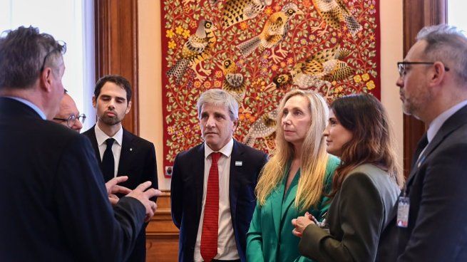 Karina Milei, junto a empresarios en París.&nbsp;