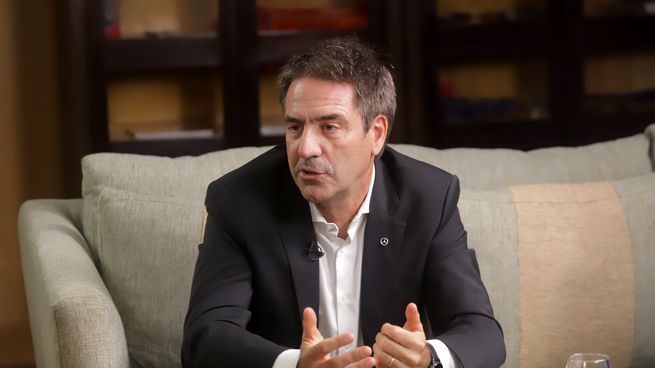 El presidente y CEO de Mercedes-Benz Compañía Financiera, DiegoMarín, analizó la industria automotriz alparticipar de la Cita de CEOs de Ámbito Debate.