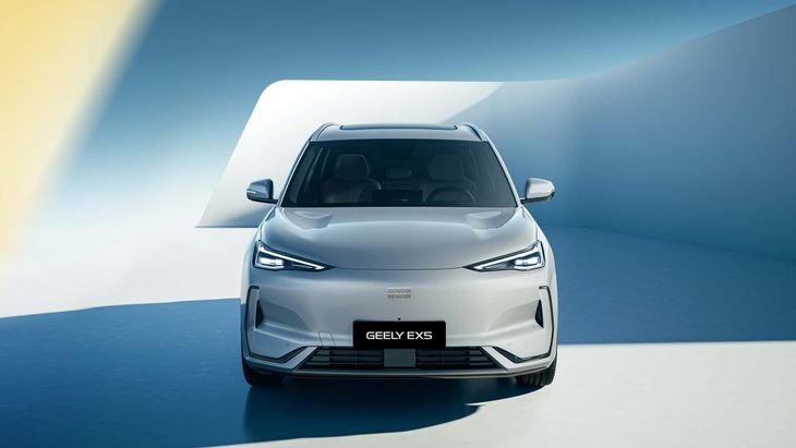 El EX5 cuenta con un sistema eléctrico compacto de 79,8 kg, 11 en 1, que entrega 218 CV y 320 Nm de torque. El EX5 cuenta con un sistema eléctrico compacto de 79,8 kg, 11 en 1, que entrega 218 CV y 320 Nm de torque.
