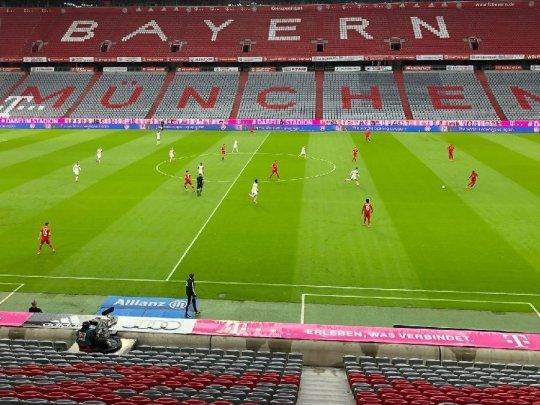 bayern munich sin hinchas.jpg