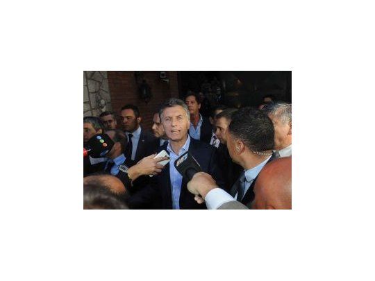 Mauricio Macri mantuvo un breve encuentro con la prensa tras ser recibido por la Presidente.