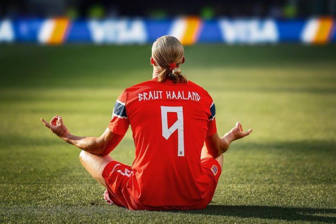 De bajo perfil y con una humildad que lo caracteriza, Haaland trasciende récords en el fútbol mundial.