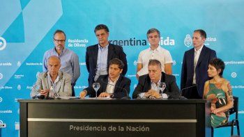 PUJA. Los intendentes de JxC (izquierda en la foto) quieren que Kicillof reparta los fondos que se le quitan a CABA.