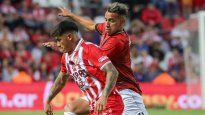 Unión de Santa Fe y Central Córdoba (SdE) salieron a jugar con la misma camiseta.