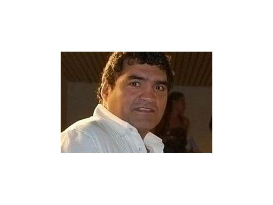El exboxeador fue abordado en su auto por delincuentes.