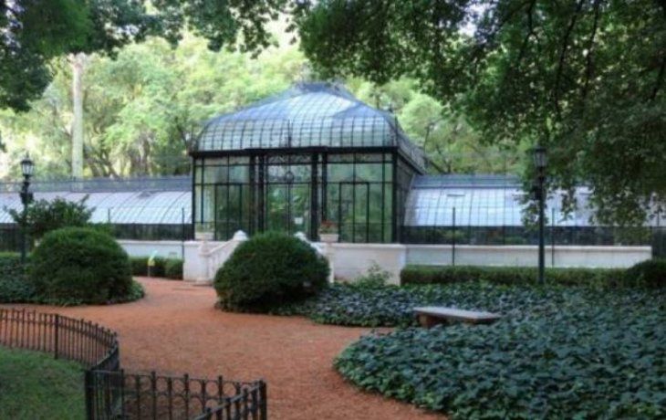 Jardín Sonoro es una experiencia teatral que cruza el espacio público, el teatro y la tecnología.&nbsp;