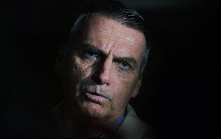 Promesa cumplida: Bolsonaro firmó decreto para libre tenencia de armas