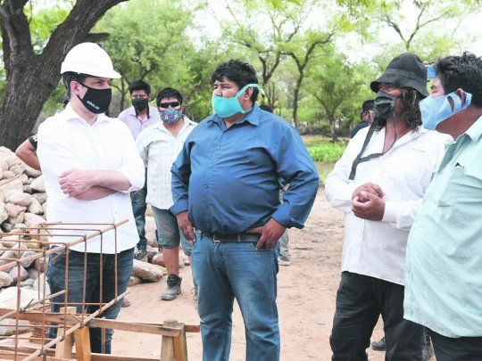 Tour. En Salta, ayer Trotta visitó obras en una escuela. Recorrerá el país para hablar con gremios y funcionarios.