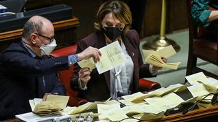 La votación del presidente de Italia se asemeja mucho al cónclave papal.